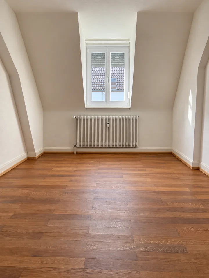 Charmante 4.5-Zimmer-Maisonette-Wohnung an ruhiger Quartierstrasse in Basel – Foto 8 von 19