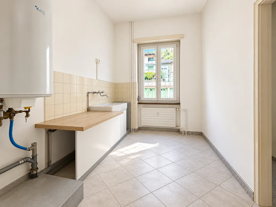 BODIO: HELLES GEWERBELOKAL MIT GROßEN FENSTERFRONTEN – Foto 4 von 6