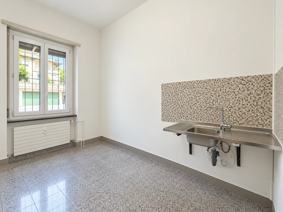 BODIO: HELLES GEWERBELOKAL MIT GROßEN FENSTERFRONTEN – Foto 5 von 6