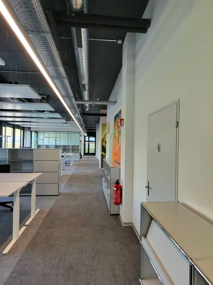 Climatisé au lieu de frit - un bureau qui fonctionne même en été – photo 5 sur 13