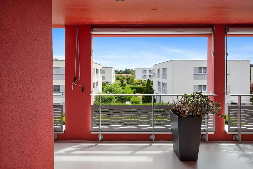 Appartement spacieux 5.5 pièces avec vue lointaine et orientation ensoleillée – photo 10 sur 11