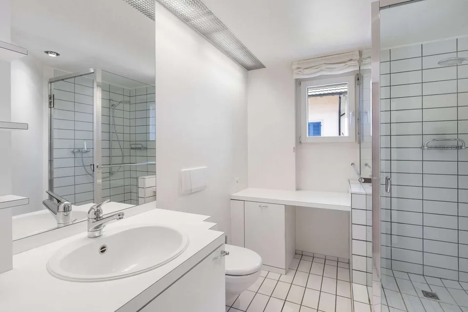 Exklusive 5.5-Zimmer-Maisonette mit privatem Wellnessbereich – Foto 11 von 13