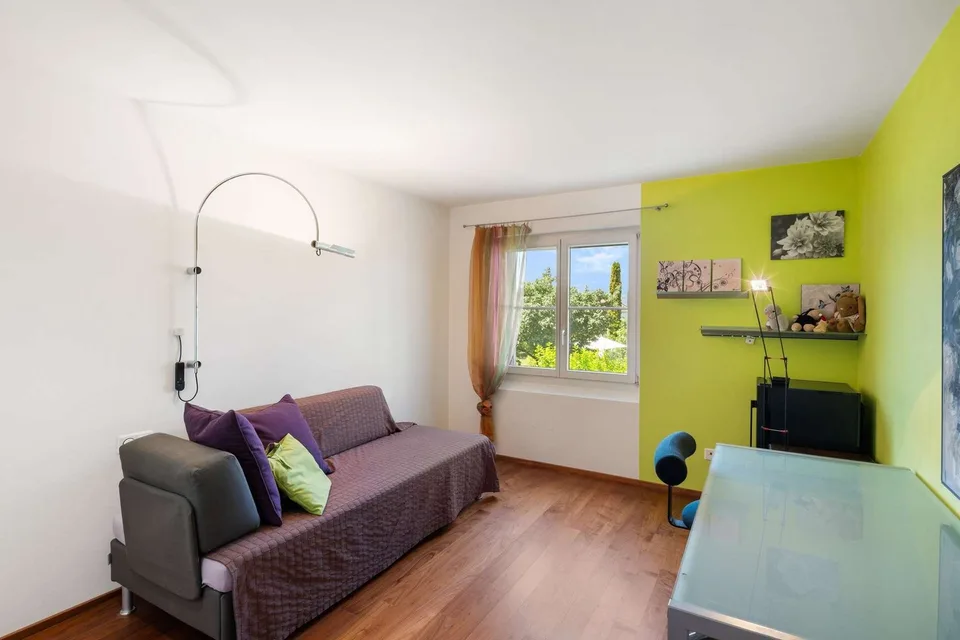 Exklusive 5.5-Zimmer-Maisonette mit privatem Wellnessbereich – Foto 7 von 13