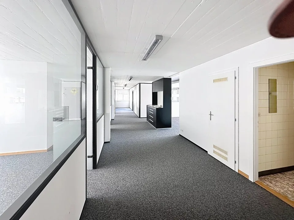 Administrative surface to take over ? 230 m² in Ecublens – photo 6 of 7