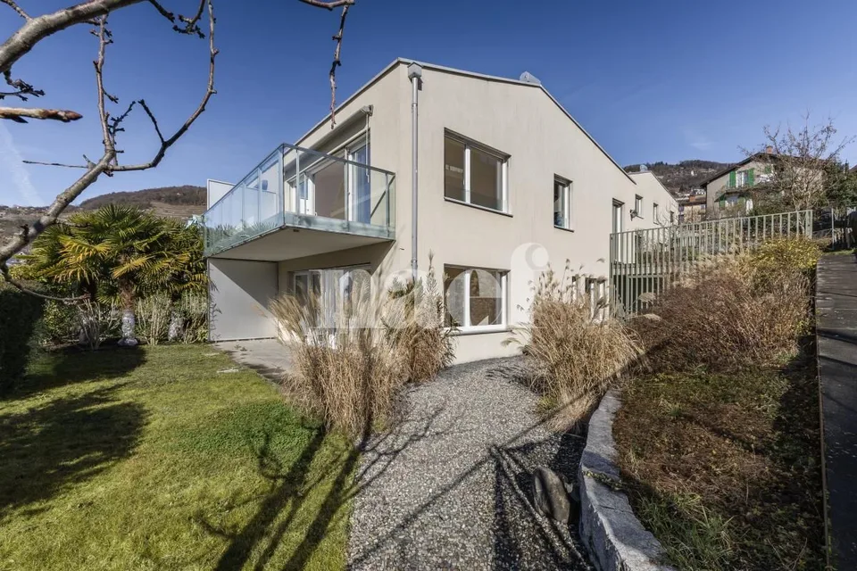 Beautiful semi-detached house in Corseaux with lake and mountain views