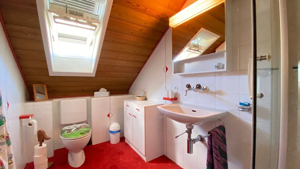 8-room single-family house with pool - ideal for patchwork families or multi-generational households! – photo 16 of 21