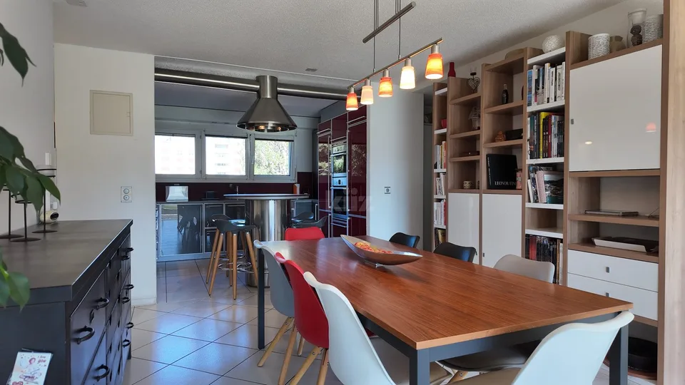 Superbe appartement avec balcon et terrasse – photo 6 sur 13