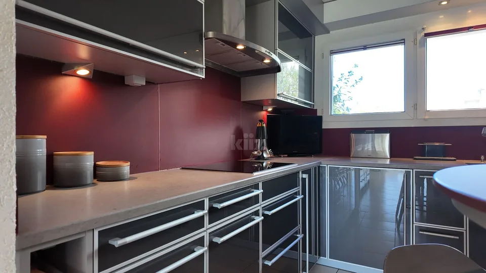 Superbe appartement avec balcon et terrasse – photo 4 sur 13