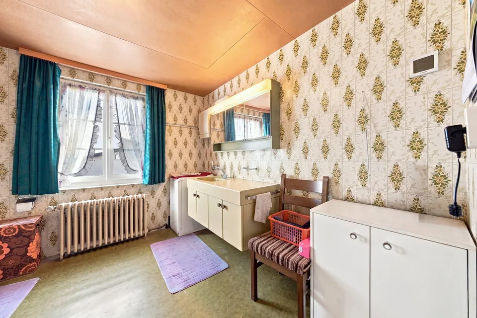 Charming house with great potential – photo 10 of 12