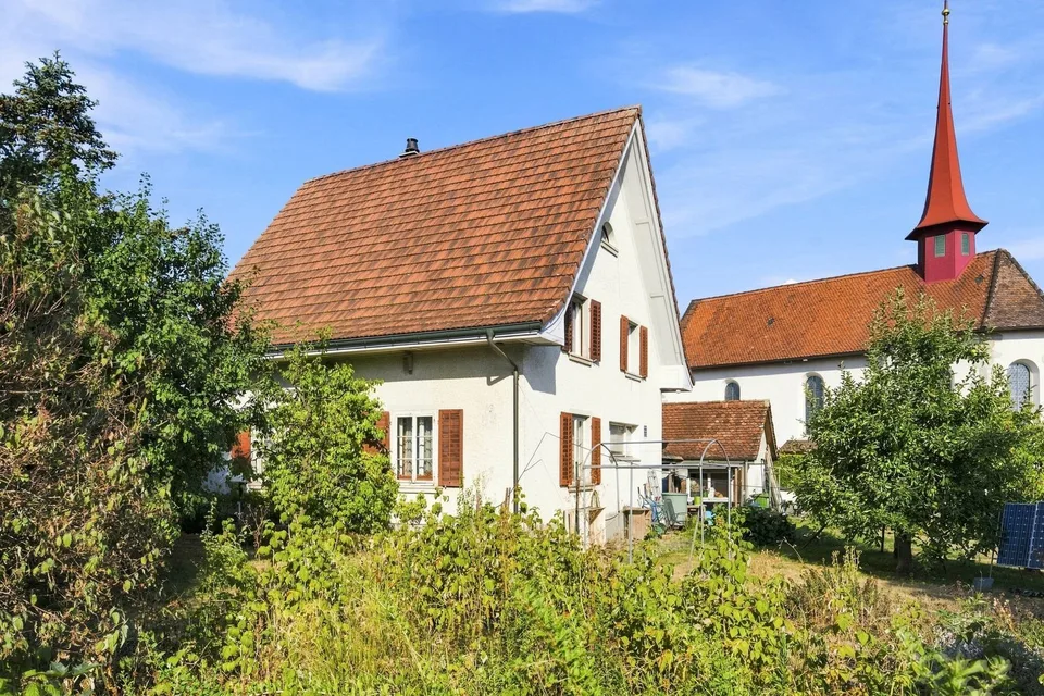 Charming house with great potential – photo 11 of 12
