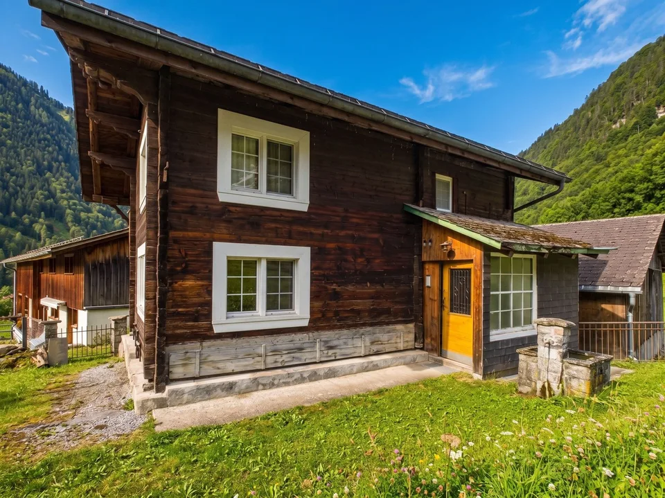 Holiday home in an idyllic location with mountain views