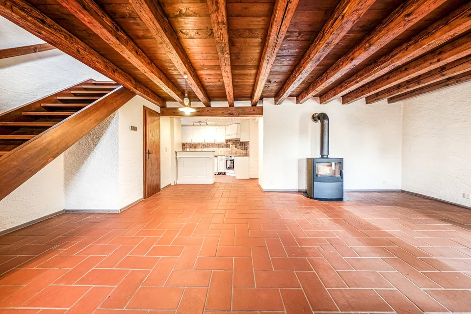 Autentica casa di villaggio con giardino piacevole e potenziale di ristrutturazione – foto 3 di 12