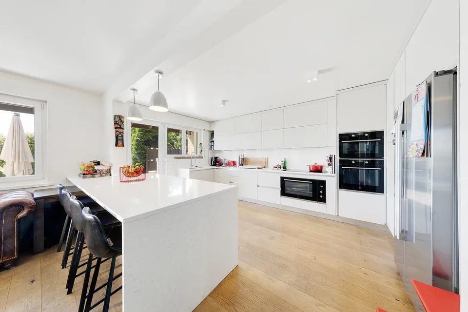 Magnifique villa jumelle rénovée – photo 6 sur 25