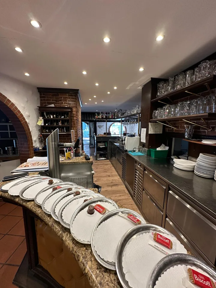 The Pomodoro Restaurant is looking for a new tenant – photo 16 of 20