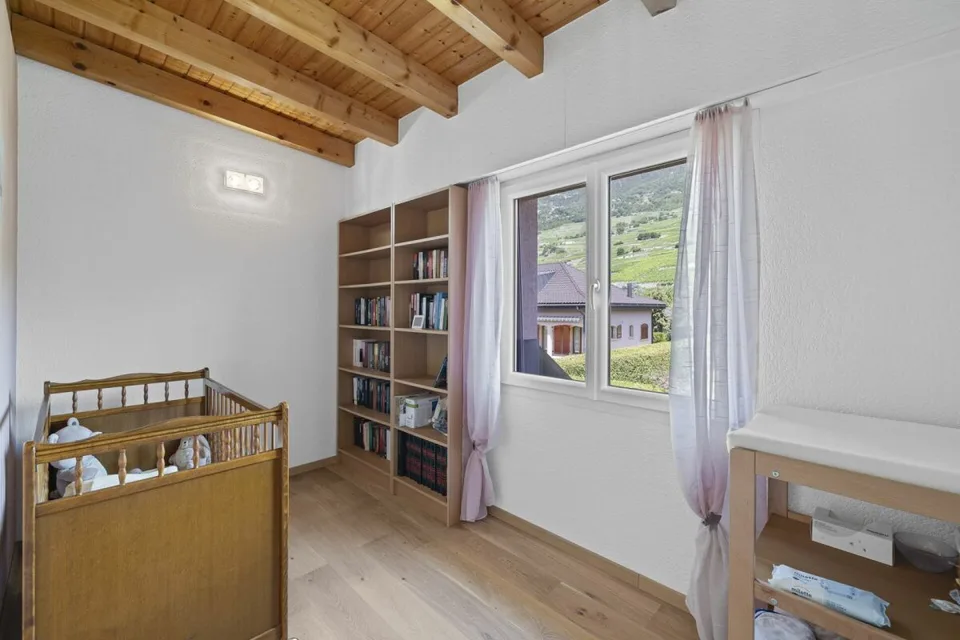 Prächtige 6-Zimmer-Villa mit 297 m2 und einem atemberaubenden Außenbereich – Foto 13 von 30