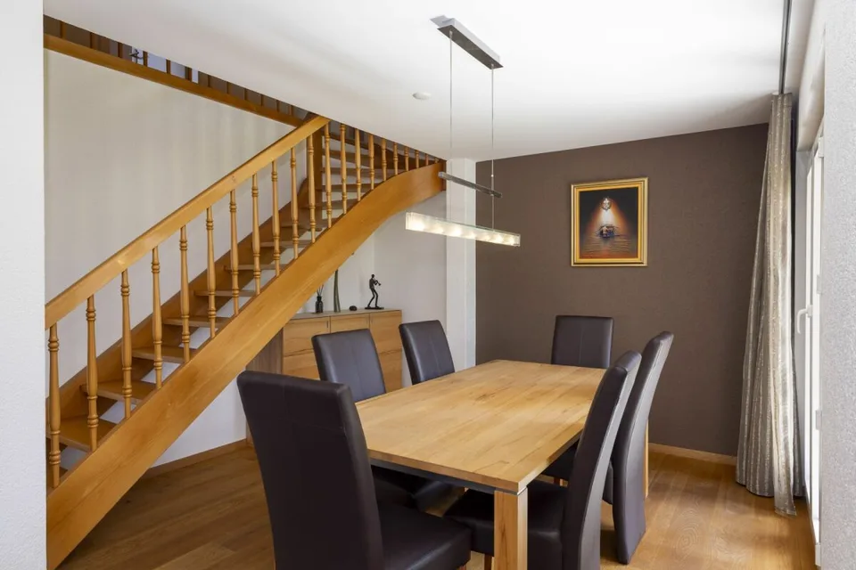 Prächtige 6-Zimmer-Villa mit 297 m2 und einem atemberaubenden Außenbereich – Foto 6 von 30