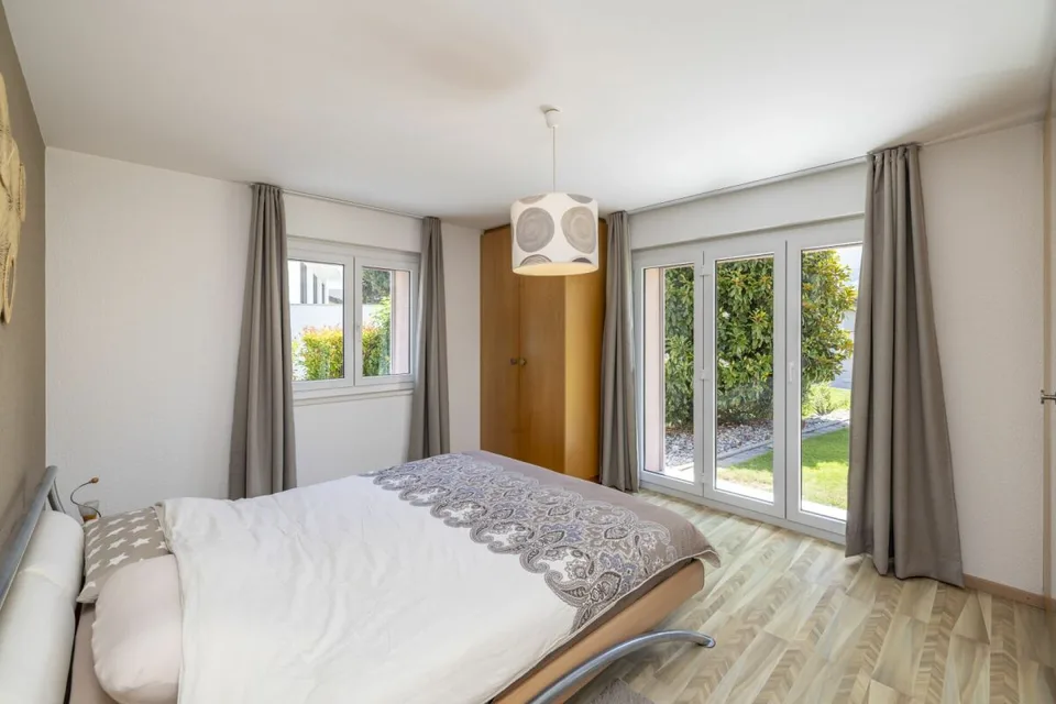 Prächtige 6-Zimmer-Villa mit 297 m2 und einem atemberaubenden Außenbereich – Foto 9 von 30