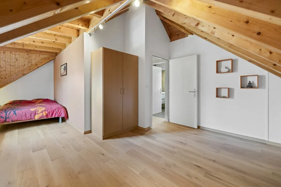 Prächtige 6-Zimmer-Villa mit 297 m2 und einem atemberaubenden Außenbereich – Foto 10 von 30
