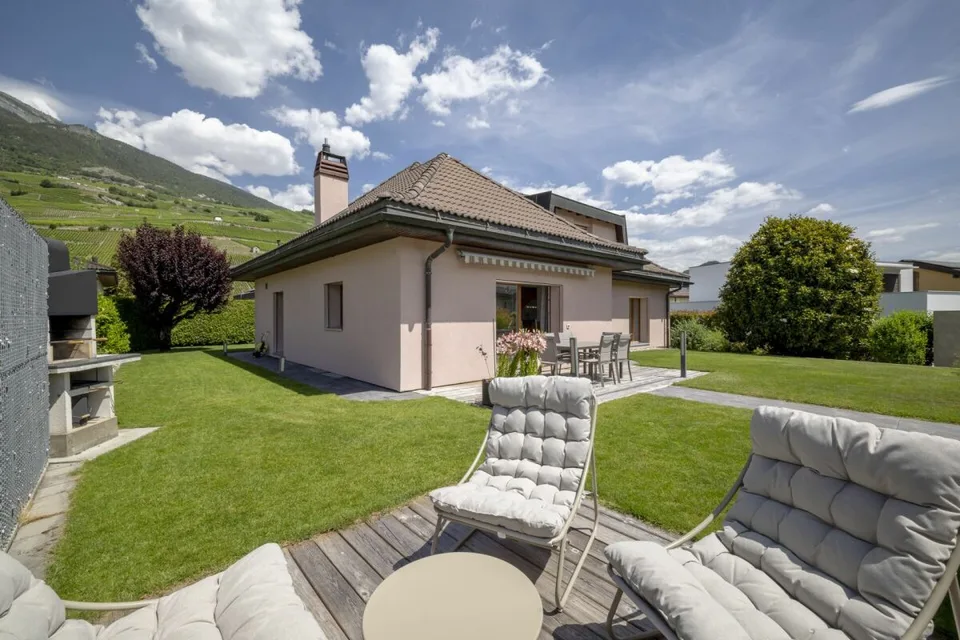 Prächtige 6-Zimmer-Villa mit 297 m2 und einem atemberaubenden Außenbereich – Foto 20 von 30