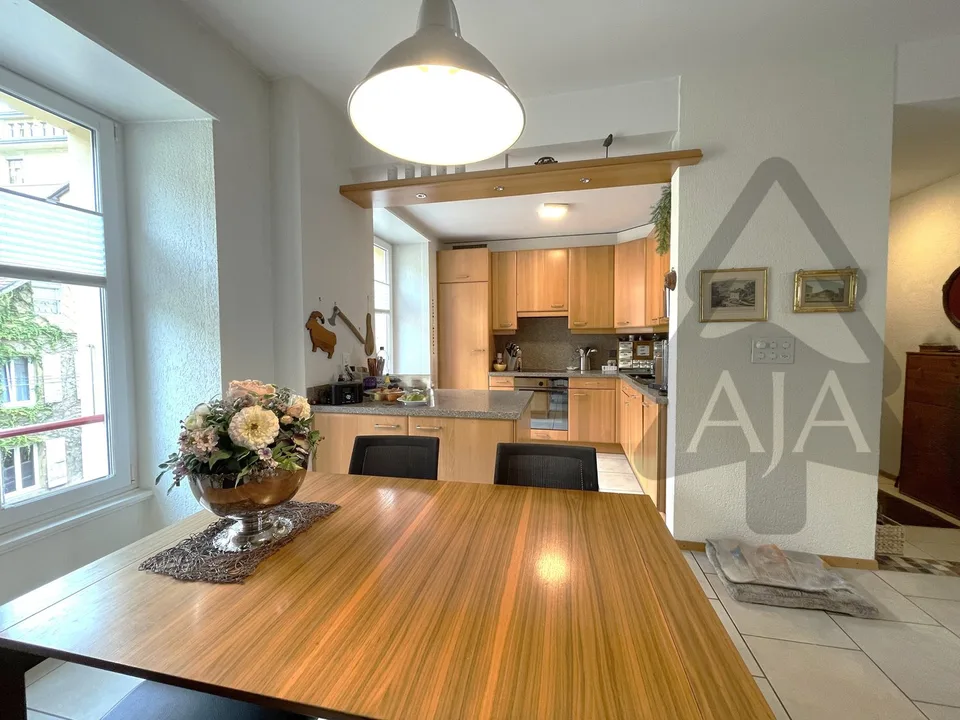 RÉSERVÉ !!! Neuchâtel, spacieux appartement de 3,5 pièces (109 m2) avec balcon et garage individuel – photo 5 sur 13