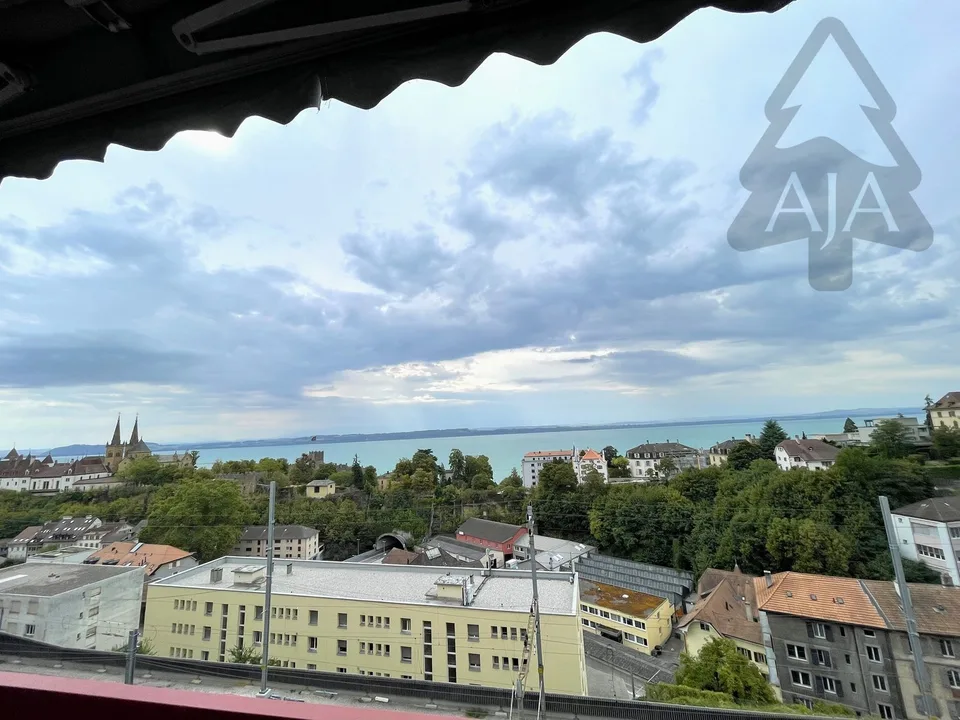 RÉSERVÉ !!! Neuchâtel, spacieux appartement de 3,5 pièces (109 m2) avec balcon et garage individuel – photo 11 sur 13