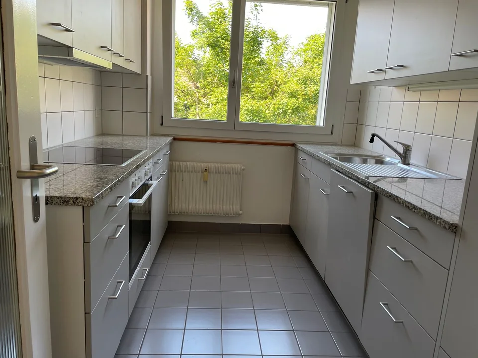 Helle, grosszügige 4-Zimmer-Wohnung an ruhiger Lage – Foto 4 von 12