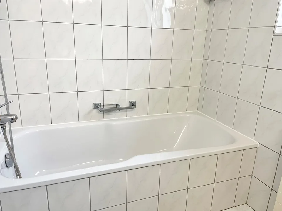 Grosszügige und ruhige 2.5-Zimmerwohnung 65m2 nähe ÖV