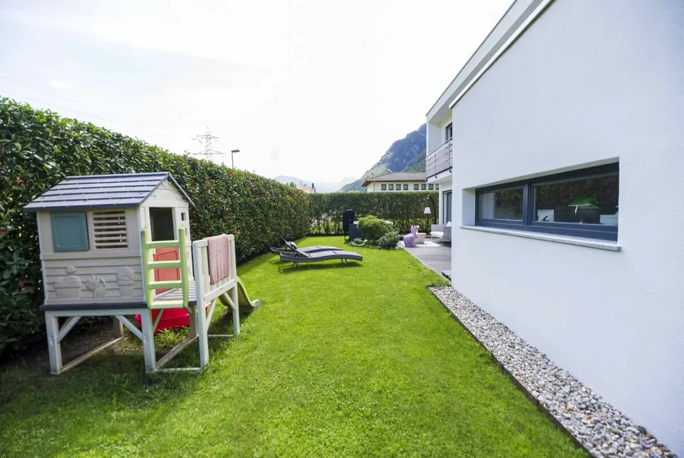 Wir verkaufen eine moderne und komfortable Villa mit Garten – Foto 6 von 15