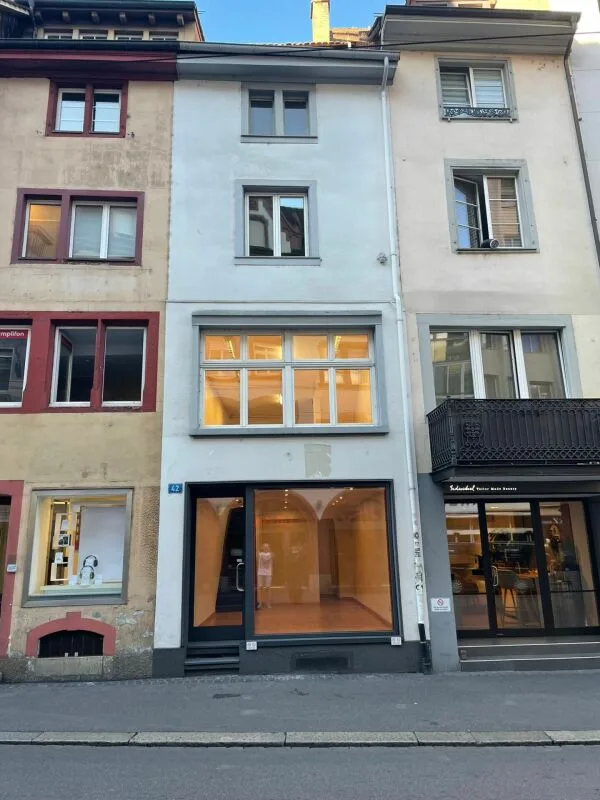 LOCALE COMMERCIALE ESCLUSIVO IN POSIZIONE AAA - A POCHI PASSI DA BARFÜSSERPLATZ – foto 3 di 9