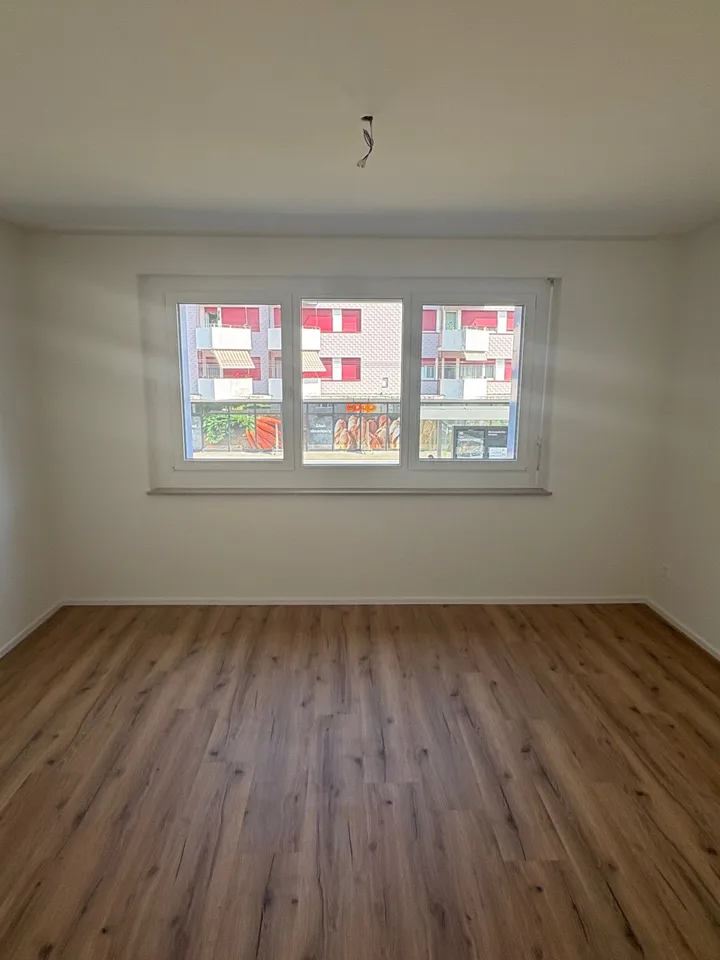 Première location d'un appartement de 4,5 pièces totalement rénové dans un emplacement central à Dietikon – photo 8 sur 14