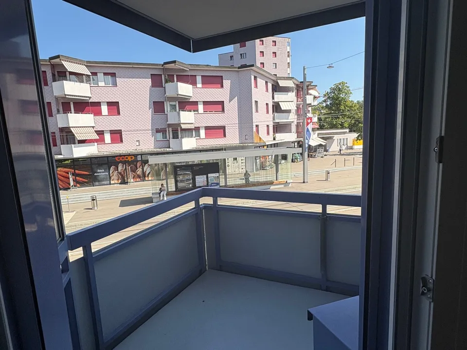 Première location d'un appartement de 4,5 pièces totalement rénové dans un emplacement central à Dietikon – photo 7 sur 14