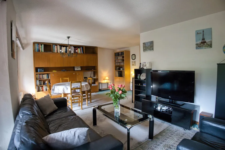 Sunny 4.5-room flat close to local amenities – photo 3 of 13