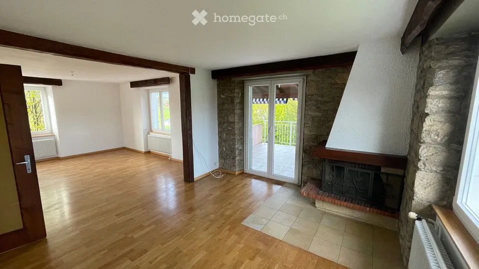Spacious 7-room apartment for rent in Alle