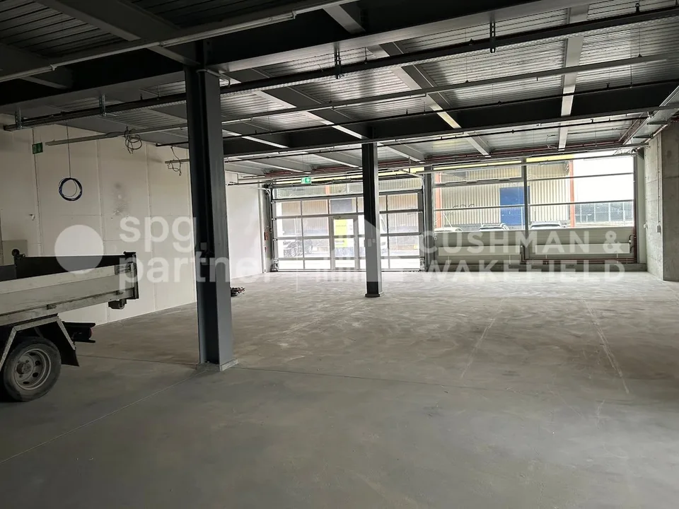 Plug & Play workshops and offices in a strategic area - Champ Colin – photo 8 of 10