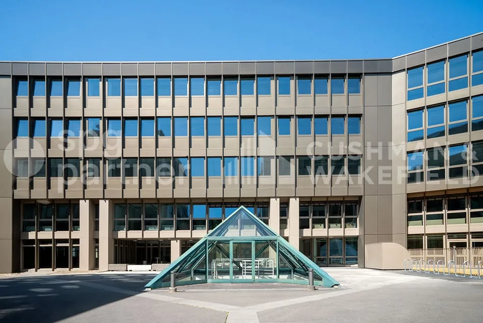 EQUINOXE Customized administrative surfaces with panoramic rooftop – photo 4 of 8
