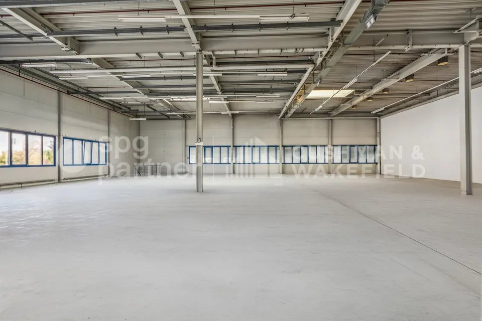 Locaux industriels avec sous-sol et équipements techniques complets - Collège 43 – photo 6 sur 11