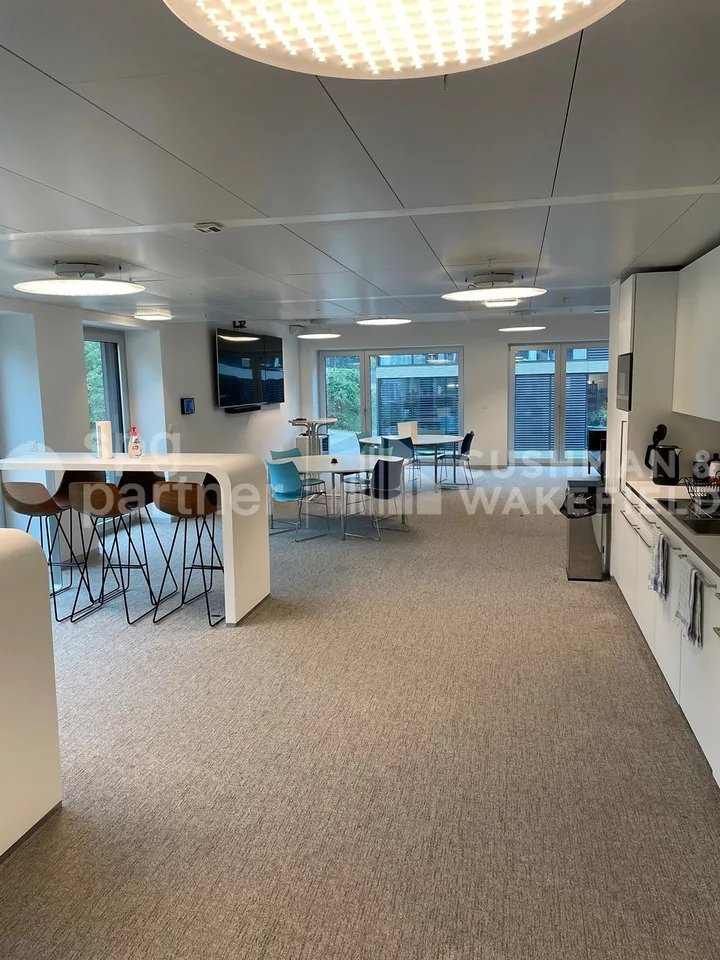Bureau Plug&Play lumineux dans le quartier de Vidy - Rhodanie 58 – photo 6 sur 7