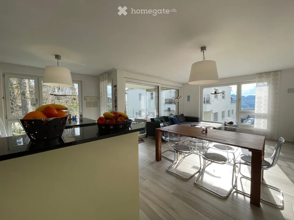 Moderne 3.5 Zimmer Wohnung 90qm in Steuergünstigen Gemeinde