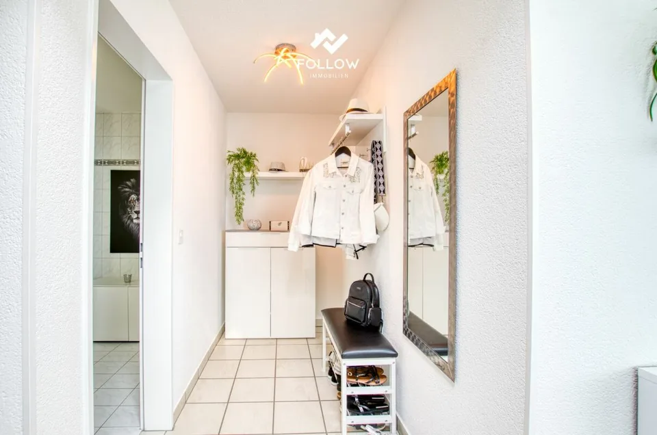 Panoramablick über den Bielersee: Modernisierte Attika-Traumwohnung in Twann – Foto 19 von 23