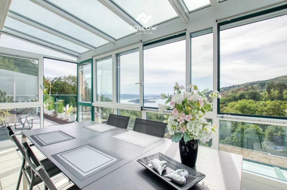 Panoramablick über den Bielersee: Modernisierte Attika-Traumwohnung in Twann – Foto 6 von 23