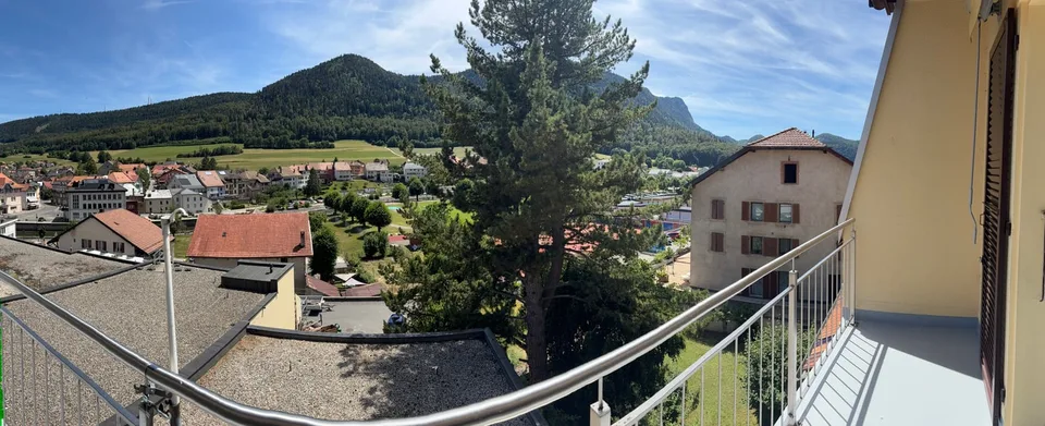 Incantevole appartamento di 2,5 locali con balcone a Vallorbe