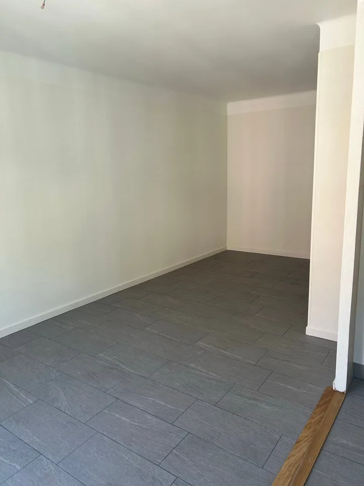 Charming 2.5-room apartment with balcony in Vallorbe