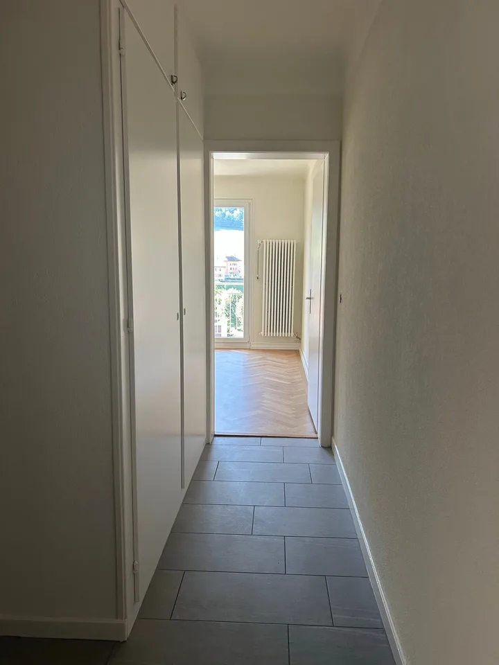 Charming 2.5-room apartment with balcony in Vallorbe