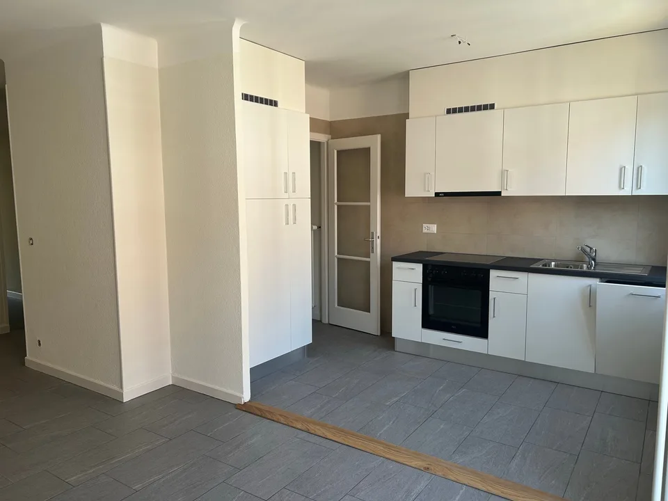 Charming 2.5-room apartment with balcony in Vallorbe