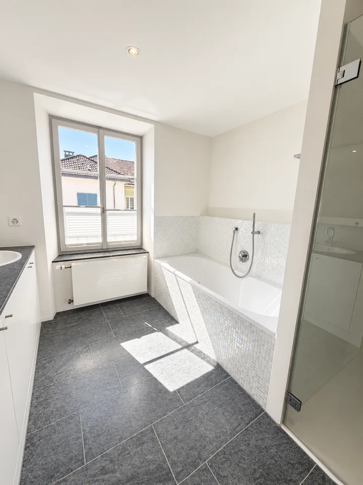 Charming 5.5-room row house in a quiet yet central location in Ennenda