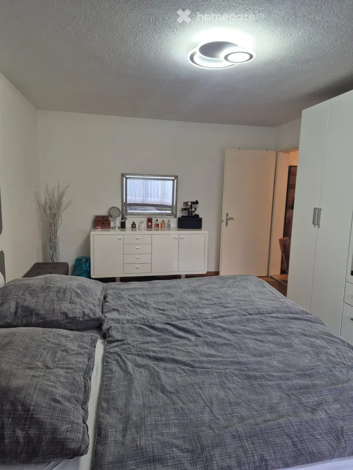 Très spacieux appartement 2,5 pièces avec grand balcon sur le côté ensoleillé