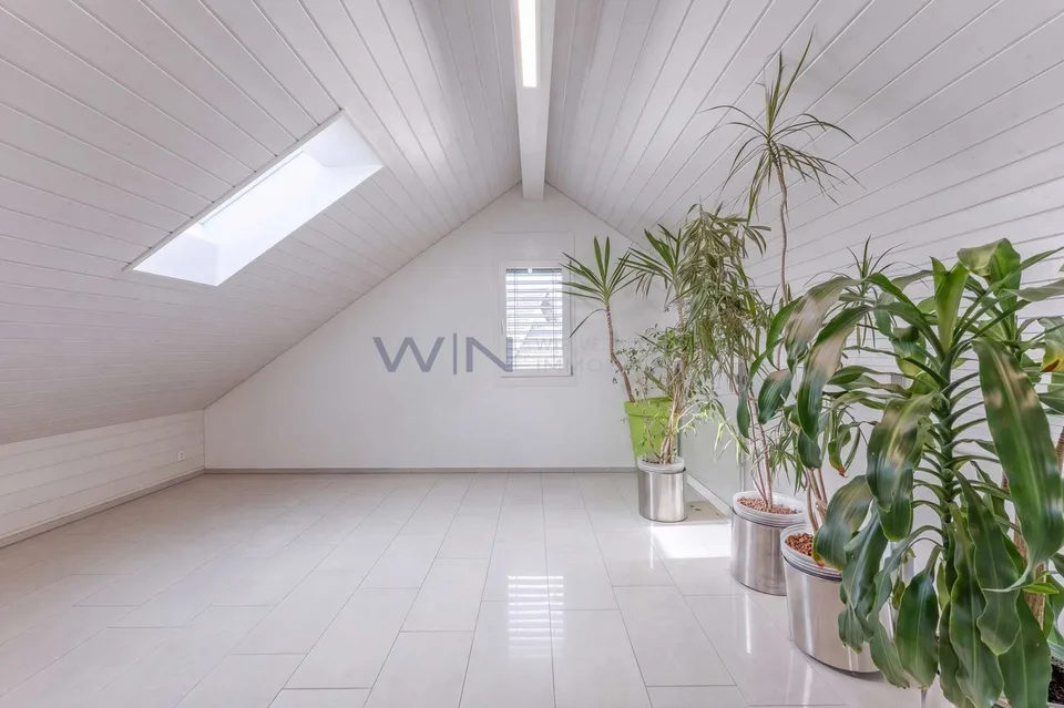 Atrium, Lift und Tiefgarage im Reusstal – Foto 7 von 10