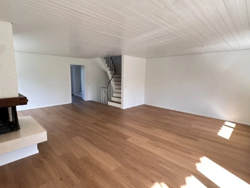 Gepflegtes + neu saniertes 5.5-Zimmer-Doppeleinfamilienhaus in Allmendingen bei Bern
