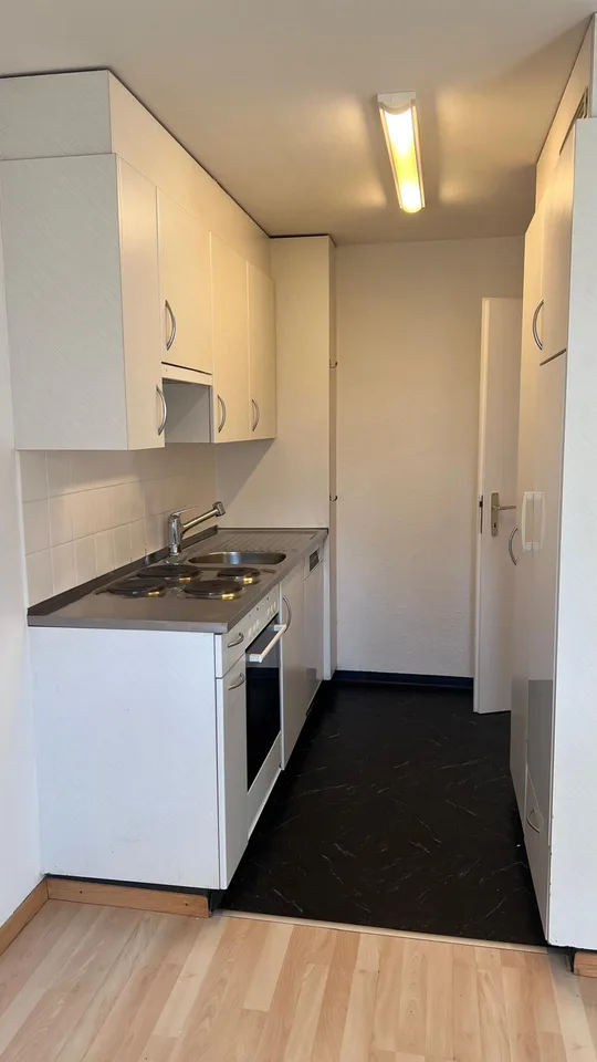 Appartamento moderno 4.5 locali con balcone in una zona tranquilla a Leuggern