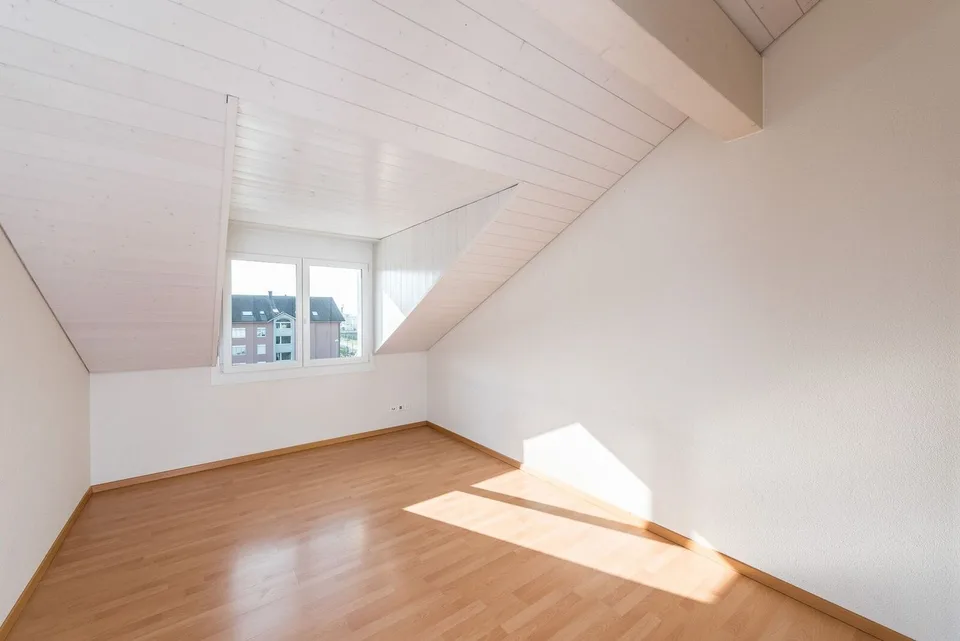 Spacious 4.5 room attic apartment 136m2